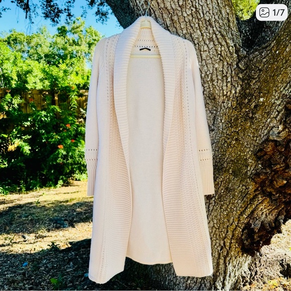 Elie Tahari Sweaters - Elie Tahari 100% Merino Wool Luxurious heavy warm cream sweater duster Size M